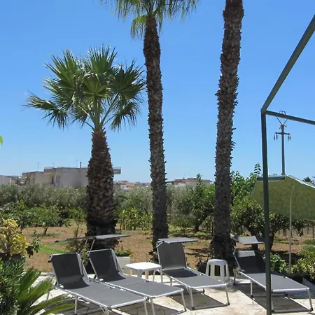 Πανσιόν En-suite Triple Room-giardino A Mare