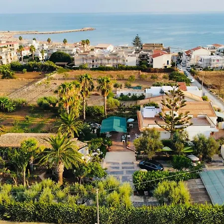 Πανσιόν En-suite Triple Room-giardino A Mare 3*