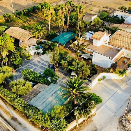 Πανσιόν En-suite Triple Room-giardino A Mare