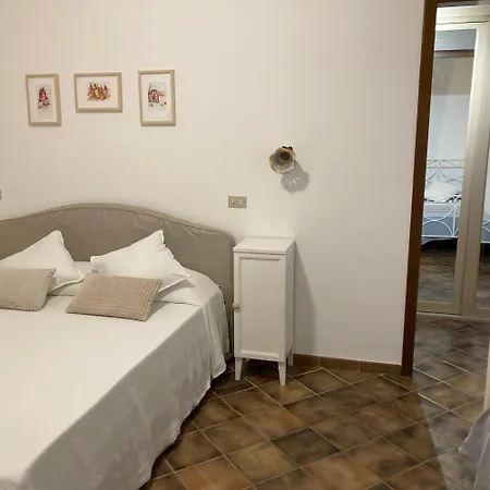 En-suite Triple Room-giardino A Mare