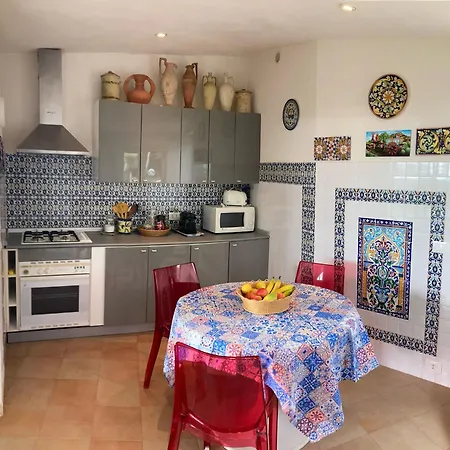 Πανσιόν En-suite Triple Room-giardino A Mare 3*